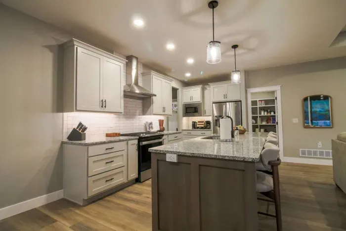 NEW Colbert Hills Retreat w/King Beds - image 5 of 28