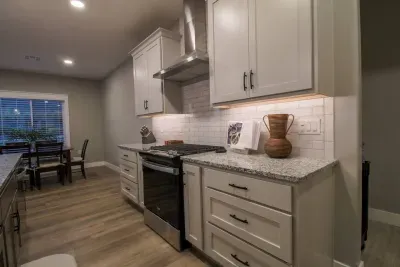 NEW Colbert Hills Retreat w/King Beds - image 7 of 28