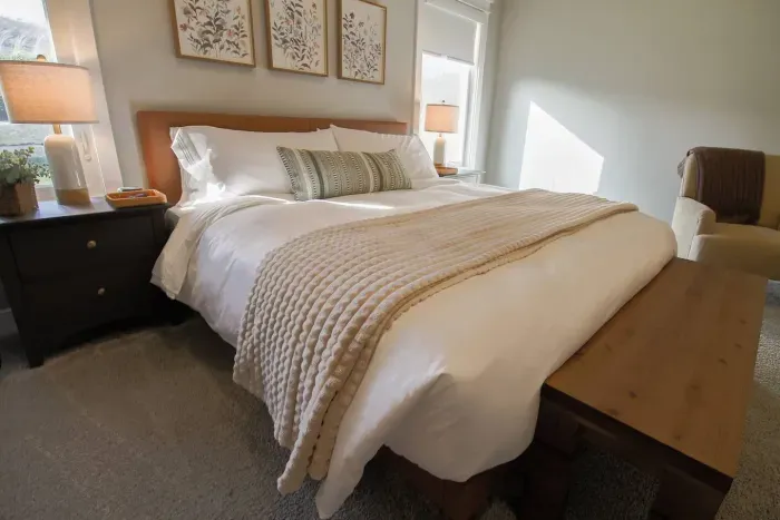 NEW Colbert Hills Retreat w/King Beds - image 2 of 28