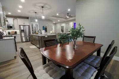 NEW Colbert Hills Retreat w/King Beds - image 10 of 28