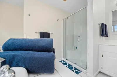 Primary ensuite stand-up shower