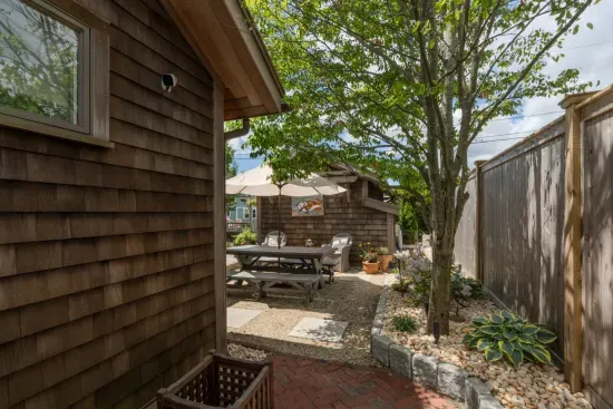 25 Newport Avenue