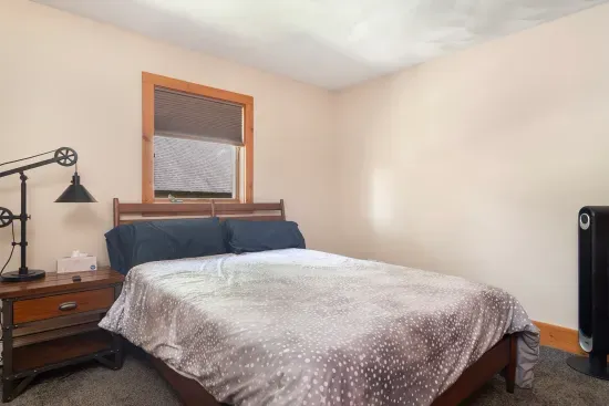 Second bedroom with queen bed