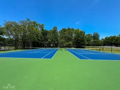 Ready to rally? Guests can access beautifully maintained tennis and pickleball courts for a little friendly competition or a morning workout.