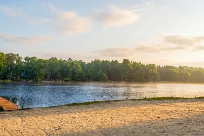 Waters Edge Hideaway - image 83 of 96