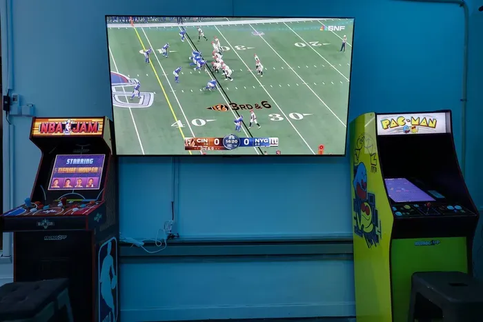 Level up your stay in our epic game room—featuring nostalgic arcade favorites like NBA Jam and Pac-Man, plus a 75" smart TV perfect for streaming the big game. A fun-filled space for guests of all ages!