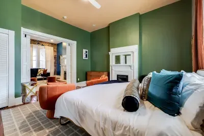 King bed room