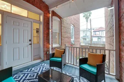 Back Porch to relax and barbecue