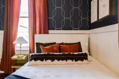 Queen Bed room