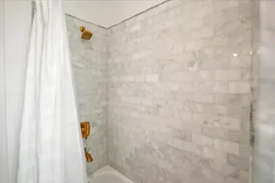 Full Bathroom Upstairs
