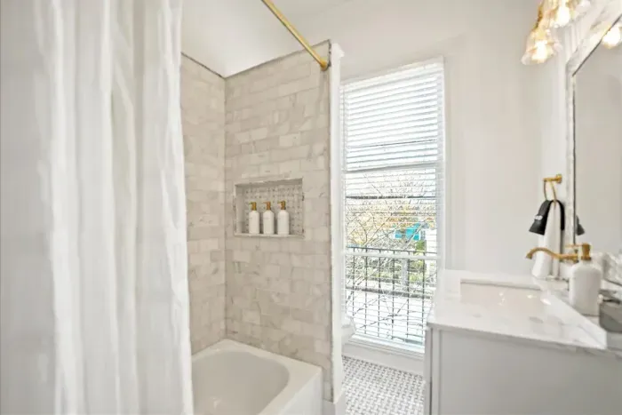 Full Bathroom Upstairs