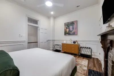 king bedroom upstairs -3