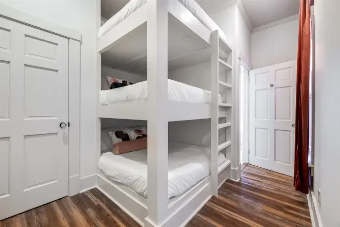 Queen triple bunk -2