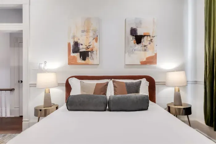 Queen Bedroom Upstairs -1