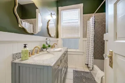 Full Bathroom