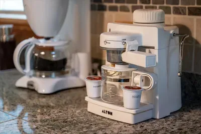 Drip coffee or a fresh espresso, mugs already set out — the morning ritual handled the moment you wake. Caffeine sorted before anyone says a word.