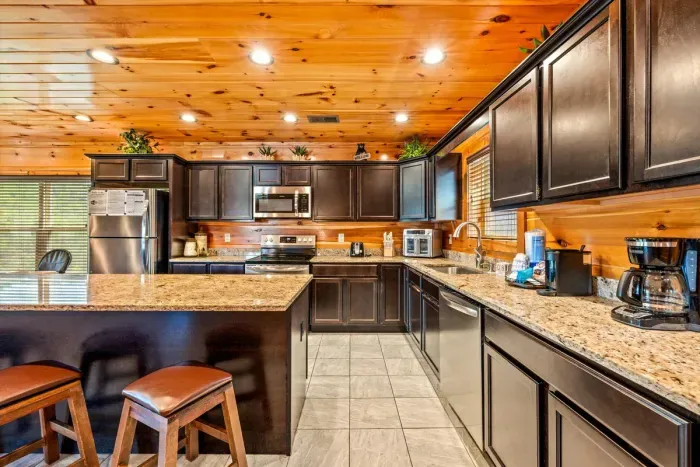 Granite counters, full range, coffee already set up