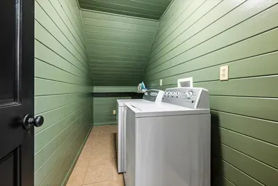 Full-size washer and dryer on-site — pack light, stay longer, and head home with clean bags. The practical touch that makes week-long stays actually easy.