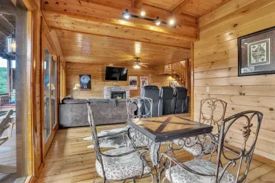 Living room flows right into the dining & kitchen area ✨