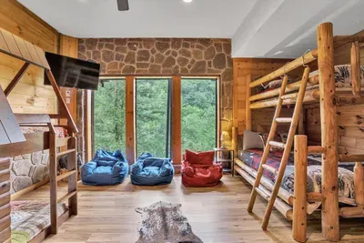Bunk room fun — kids will love it! 🎉