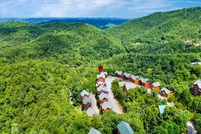 Scenic driveway leads to your private lodge 🚗
