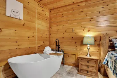Soak the stress away after a day of exploring 🛁
