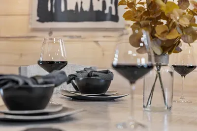 From casual breakfasts to wine-filled evenings, the dining table is ready for you.