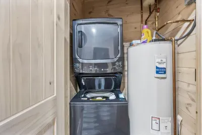 Laundry made easy with a private washer/dryer unit inside the cabin.