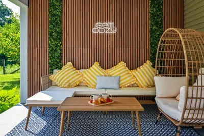 Outdoor living at its finest, fresh air, open space, and the perfect place to relax and unwind.

2.