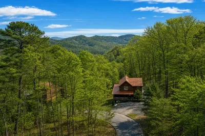 Nature, comfort, and tranquility—all perfectly framed in one aerial view.