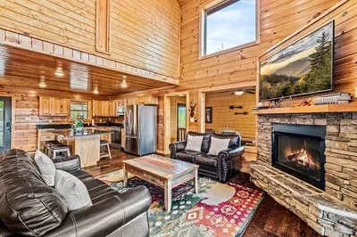 Gather, laugh, and relax—every stay starts in this inviting living space 🤍