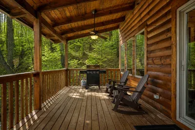 Grill, unwind, and enjoy your private outdoor retreat 🏡🔥