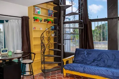 Private Modern Loft | Pet Friendly | Fast Wi-Fi - image 3 of 24