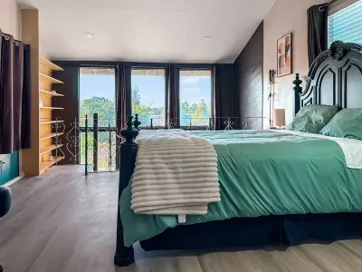 Private Modern Loft | Pet Friendly | Fast Wi-Fi - image 2 of 24