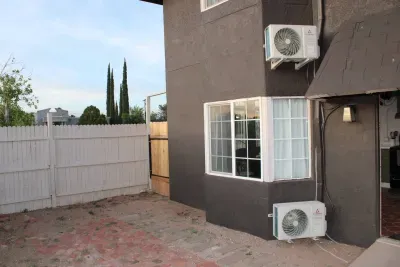 Private Modern Loft | Pet Friendly | Fast Wi-Fi - image 19 of 24
