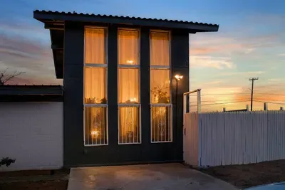 Private Modern Loft | Pet Friendly | Fast Wi-Fi - image 1 of 24