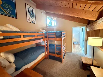 2 Twin-Over-Twin Bunkbeds in Loft