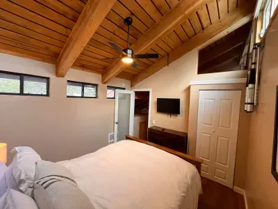 Upstairs Bedroom with Queen Bed