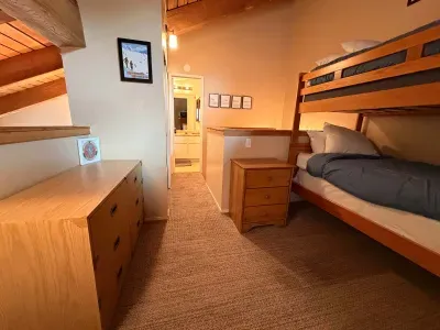 2 Twin-Over-Twin Bunkbeds in Loft