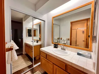 Full bathroom with shower/bath in Primary bedroom