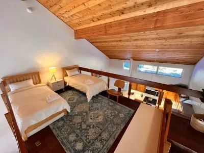 Loft with 2 twin beds