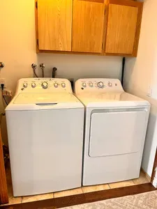 Private washer and dryer available to all guests.  Located in downstairs hallway.