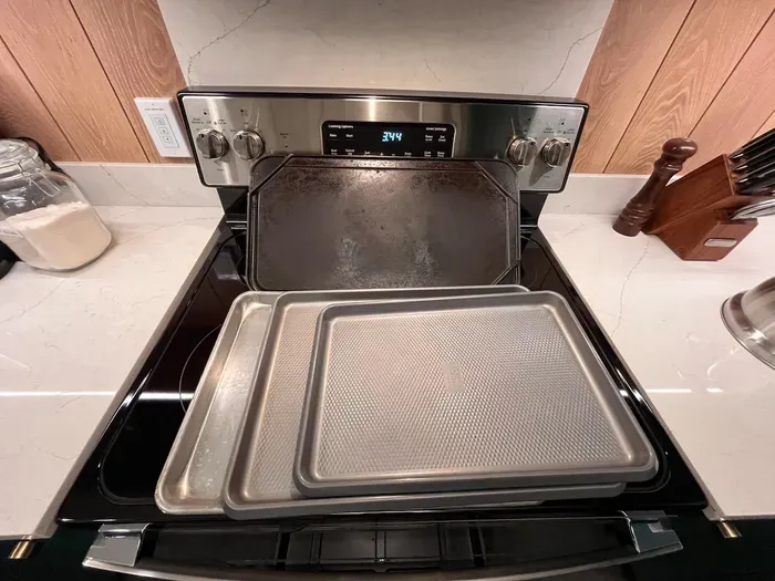 Kitchen baking sheets