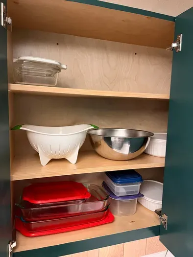 Kitchen bowls and containers