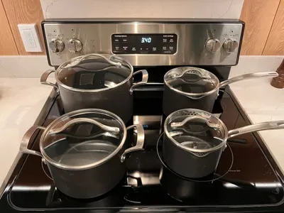 Kitchen pots