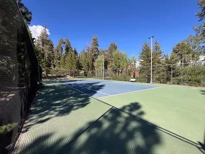 Tennis court - Available on a first come first serve basis.  Typically open from Memorial Day through Labor Day.  If traveling around the opening/closing dates, feel free to reach out for status during your stay.