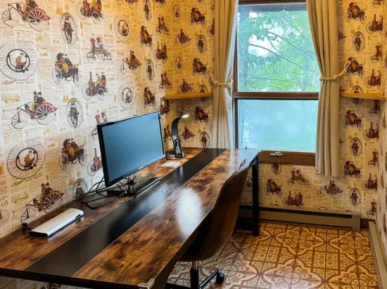 5RK Ranch Lodge private office / workspace.  The Lodge is supported by a duo-zone private and secure high-speed internet network.