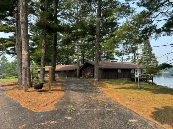 End of the driveway and view of the 5RK Ranch Lakeside Lodge