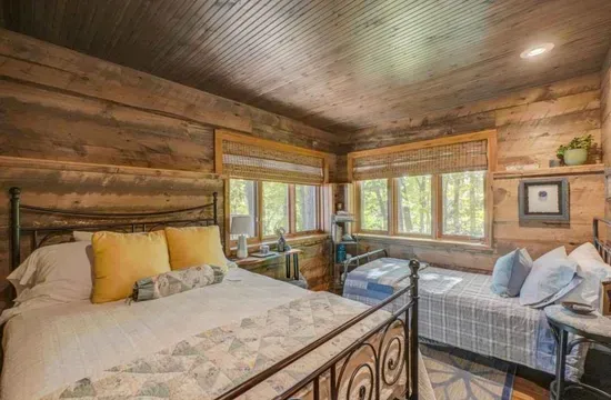 Queen bed, bedroom #3