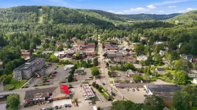 drone view of Ellicottville with view of Holimont